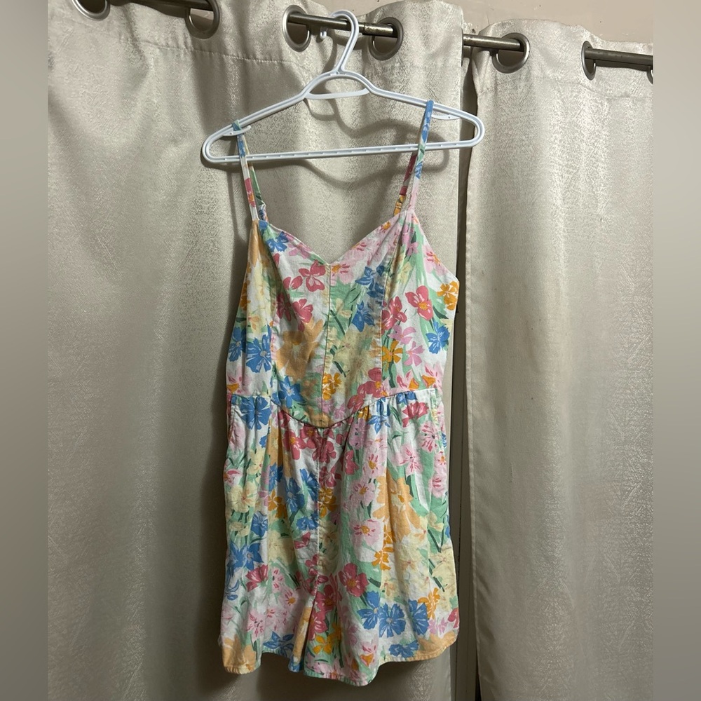 Old Navy romper Vibrant Floral Design size large!
